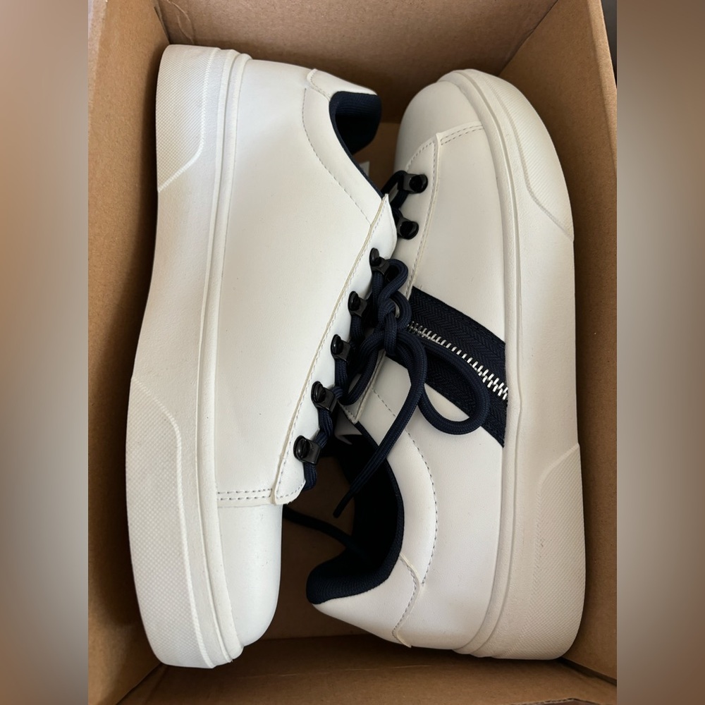 ⭐️PRICED TO SELL!⭐️ Journee Collection Arden Navy